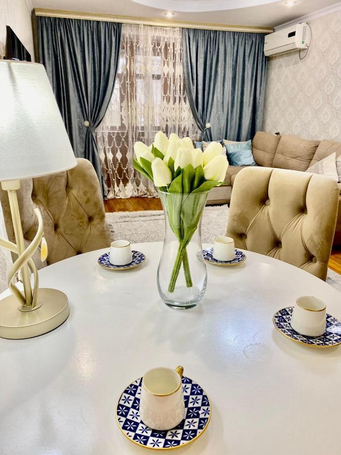 Просторная 3 Комнатная Квартира На Арбате Apartment Almaty Ngoại thất bức ảnh
